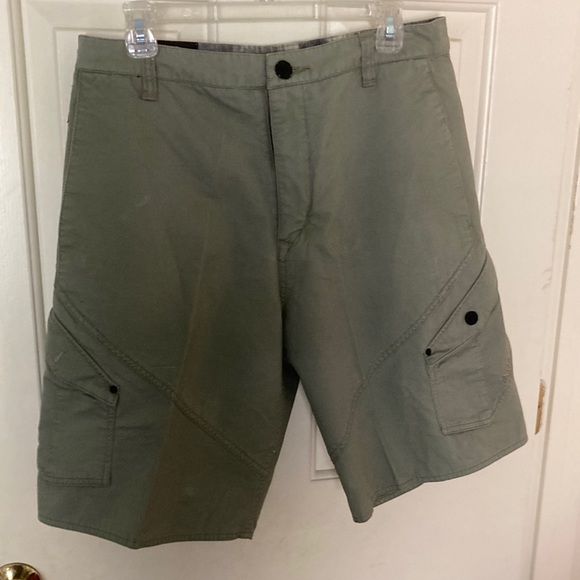 Men’s Rhythm 32” waist sage green 100% cotton cargo shorts-preowned - Picture 4 of 7